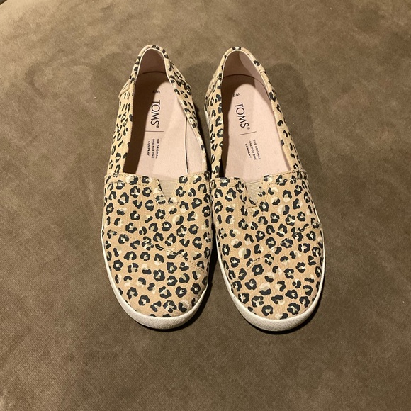 Toms Shoes - Toms classic slip on canvas shoes
